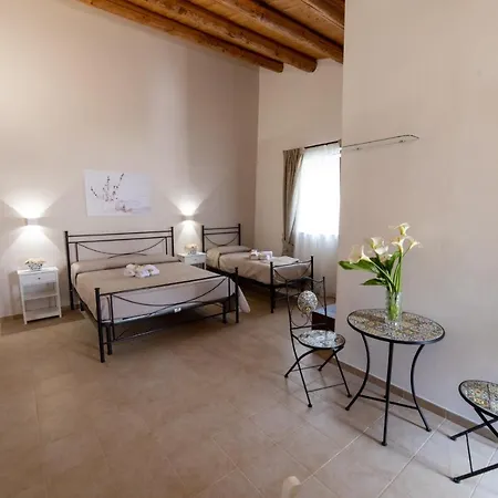 Palazzo Loreto Bed & Breakfast 4*
