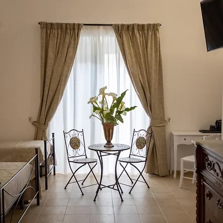 Palazzo Loreto ベッド・アンド・ブレックファスト アヴォラ