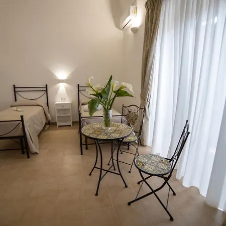 Palazzo Loreto فندق مبيت وإفطار أفولا