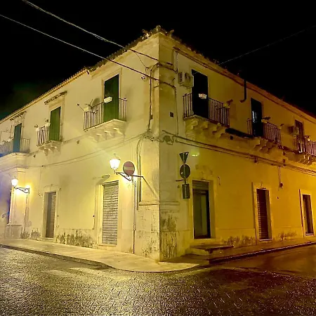 Palazzo Loreto Alojamento de Acomodação e Pequeno-almoço Avola